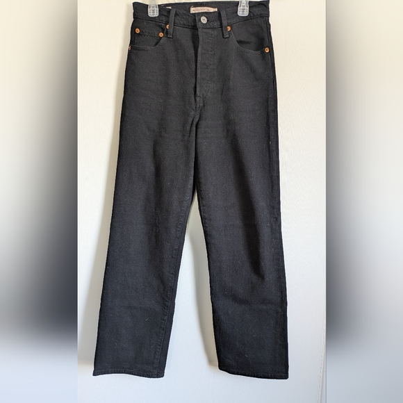 Levi's Ribcage Straight Ankle Jeans - Picture 4 of 7